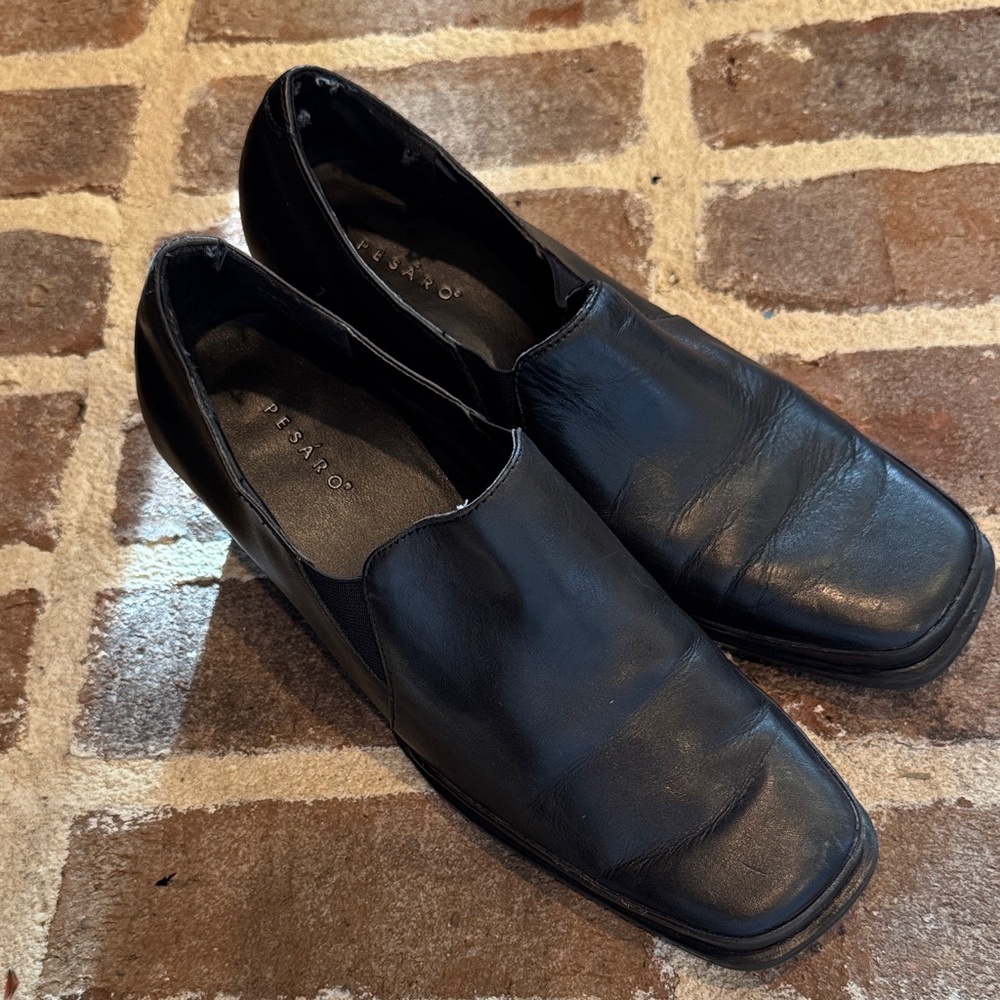 Pesaro Black Women's Slip-On heeled dress shoes size 8